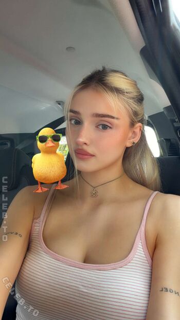 Full leaked Honeypuu page private photo