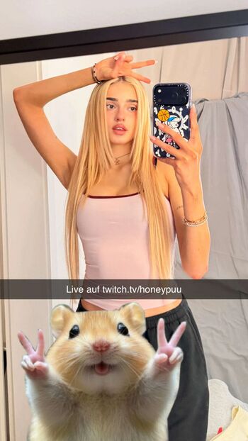 Full leaked Honeypuu page private photo