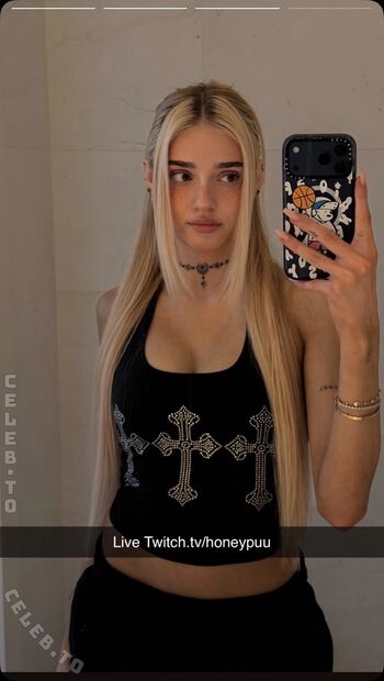 Full leaked Honeypuu private photo