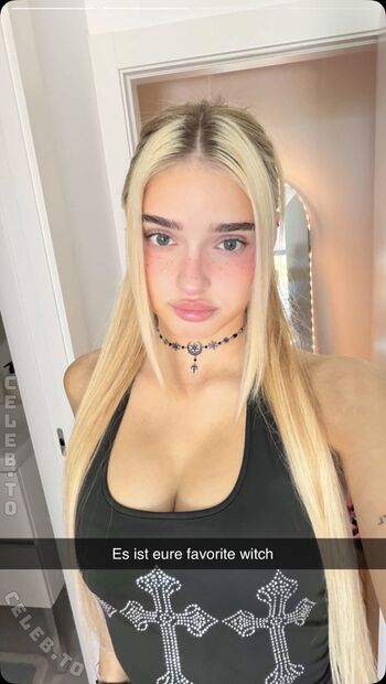 Full leaked Honeypuu private photo