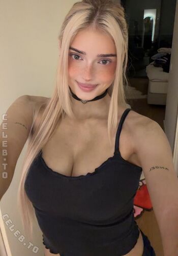 Full leaked Honeypuu private photo