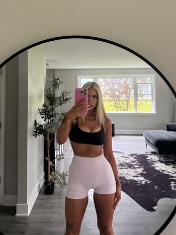 Full leaked Honeyrhiii private photo