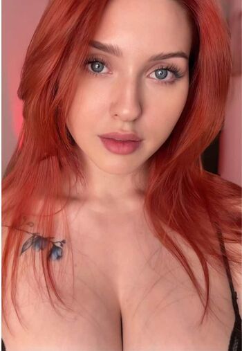 Full leaked Honeysashaxx page private photo
