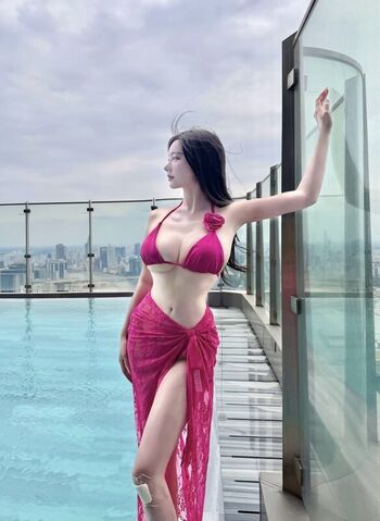 Full leaked Honeyvivi private photo