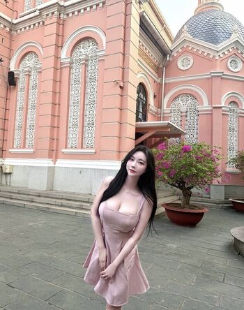 Full leaked Honeyvivi private photo