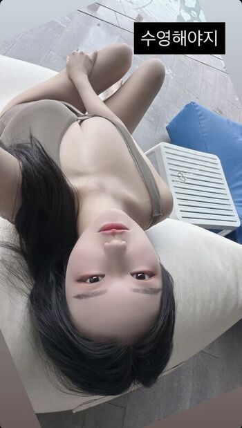 Full leaked Honeyvivi private photo