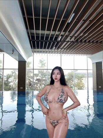 Full leaked Honeyvivi private photo