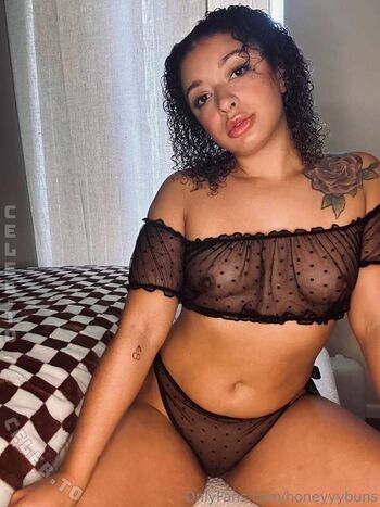 Full leaked Honeyyybuns private onlyfans photo