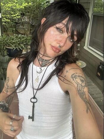 Full leaked Honeyyymoss private photo