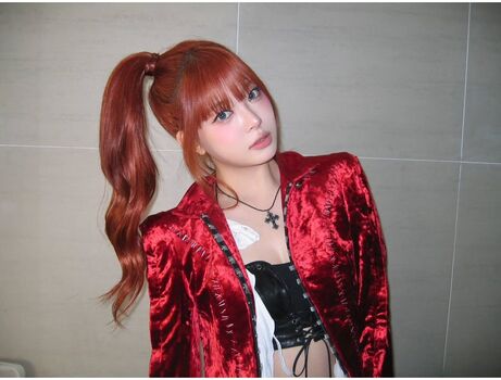 Hong Eunchae 홍은채