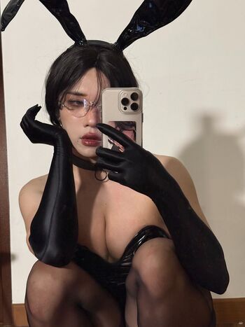 Full leaked Hongbin private photo