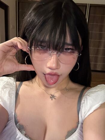 Full leaked Hongbin private photo