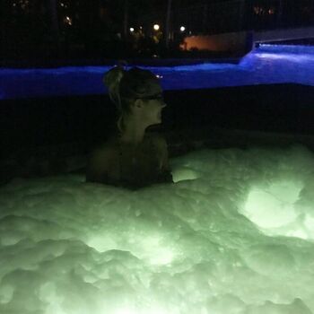 Full leaked Honneyybeeee private photo