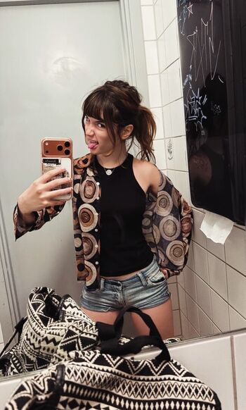 Full leaked Hoolabaloobaa private photo
