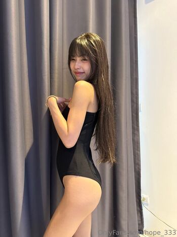 Full leaked Retrousse tits/ private photo