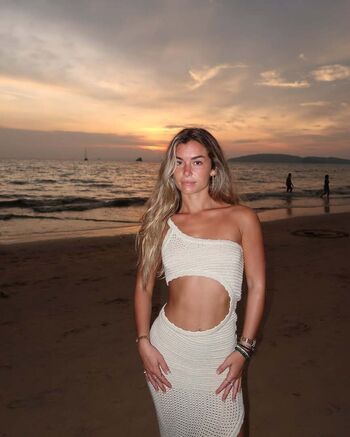 Full leaked Hopie schlenker page private onlyfans photo