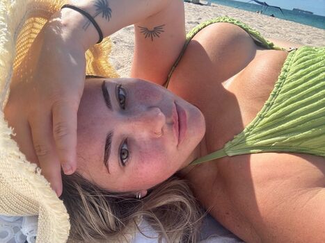 Full leaked Hotlikethesunnn private photo