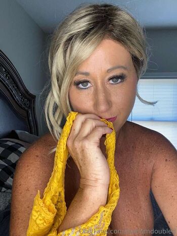 Full leaked Hotmom private photo