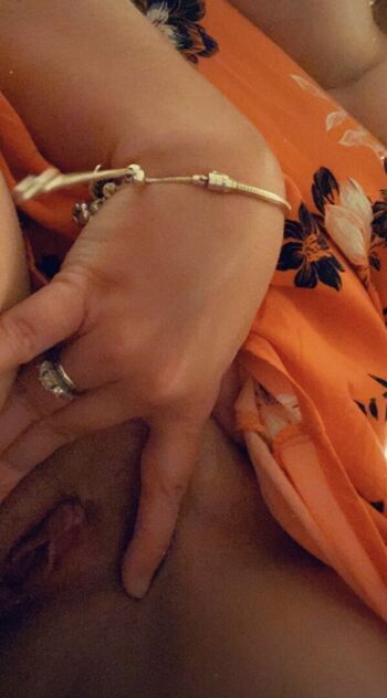 Full leaked Hotwifeamylee private photo
