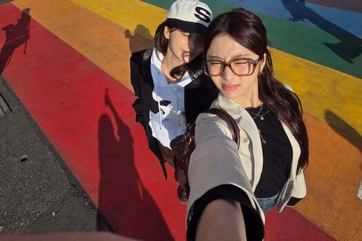 Full leaked Huh yunjin  page private onlyfans photo