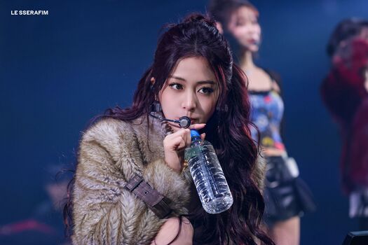 Full leaked Huh yunjin  page private onlyfans photo