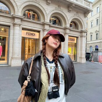 Full leaked Huh yunjin  page private onlyfans photo