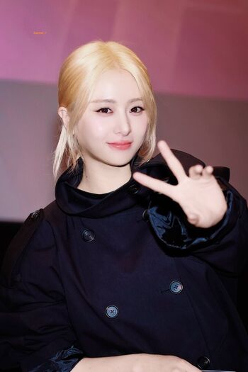 Huh Yunjin 허윤진