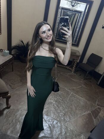 Full leaked Hunter nikole private photo
