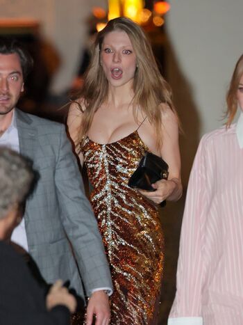 Full leaked Hunter schafer page private photo
