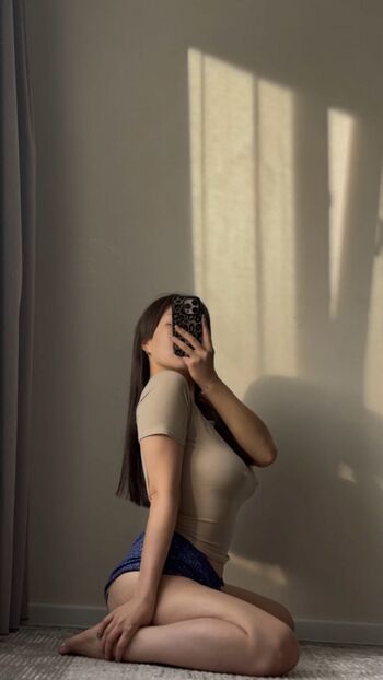 Full leaked Hyo private photo