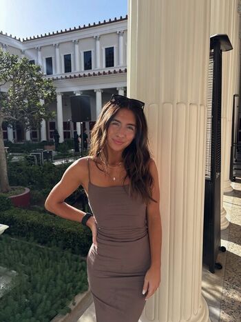 Full leaked Iambaylee private photo