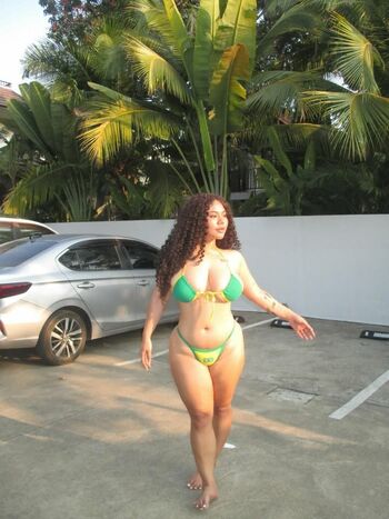 Full leaked Iamchihuchakbo page private photo