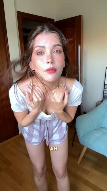 Full leaked Iamcristinini private photo