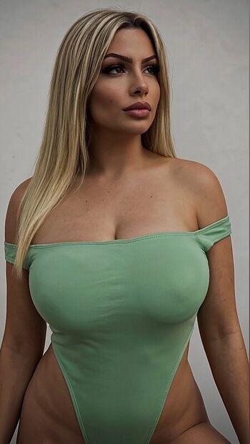 Full leaked Iamsamvela private photo