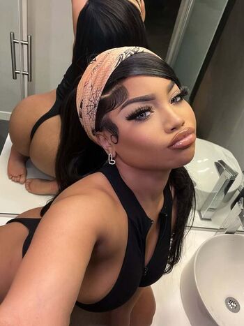 Full leaked Iamskylarmarie private onlyfans photo