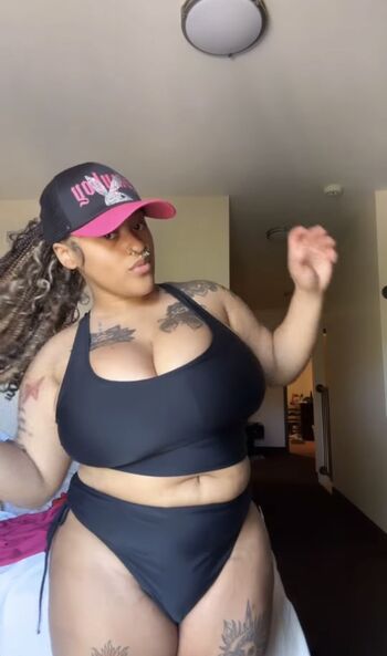 Full leaked Iamvaliayah private photo