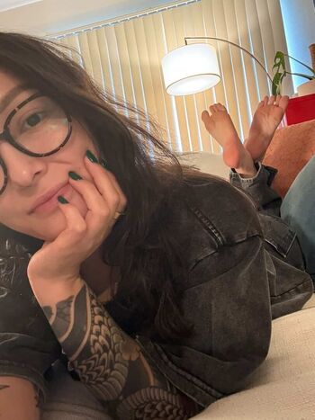 Full leaked Icarlytron private photo