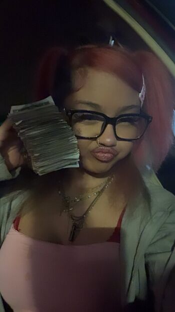 Full leaked Ickysisterr private photo