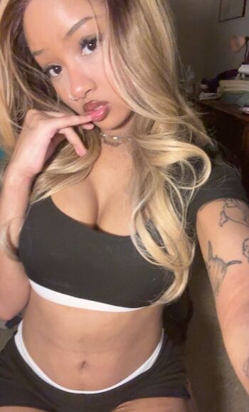 Full leaked Ickysisterr private photo