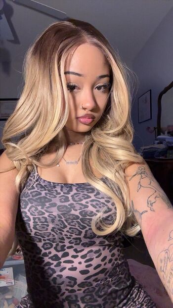 Full leaked Ickysisterr private photo
