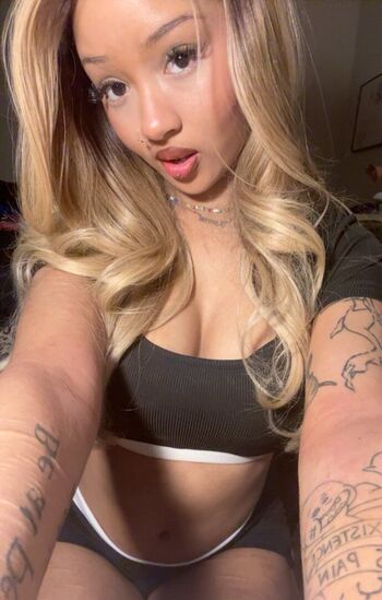 Full leaked Ickysisterr private photo
