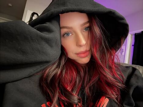 Full leaked Icybxnny private photo