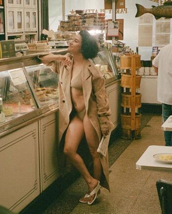 Full leaked Ilana glazer private photo