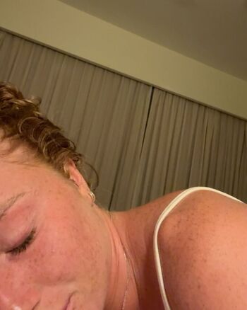 Full leaked Ilonaaln private onlyfans photo