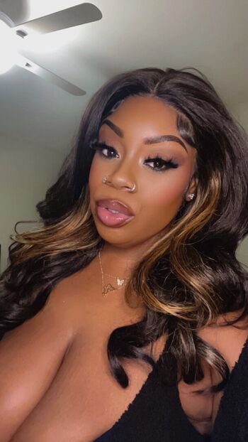 Full leaked Ilooklikebaae page private photo