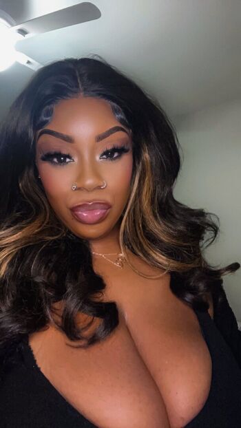 Full leaked Ilooklikebaae page private photo
