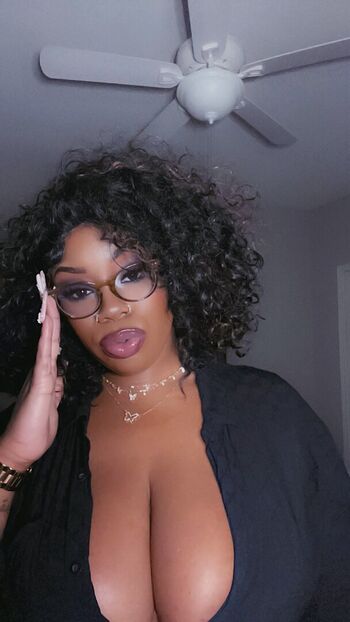 Full leaked Ilooklikebaae private photo