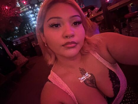 Full leaked Iluvfatitties private photo
