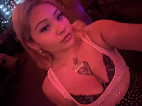 Full leaked Iluvfatitties private photo