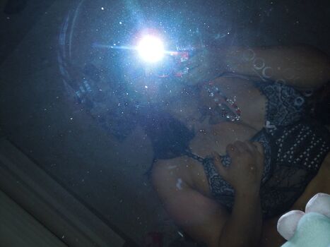 Full leaked Iluvfatitties private photo
